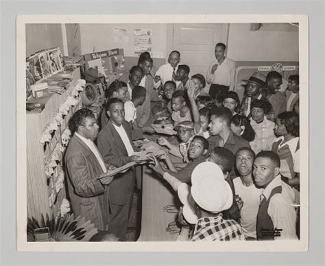 Photograph of Billy Ward and his Dominoes signing autographs | National ...