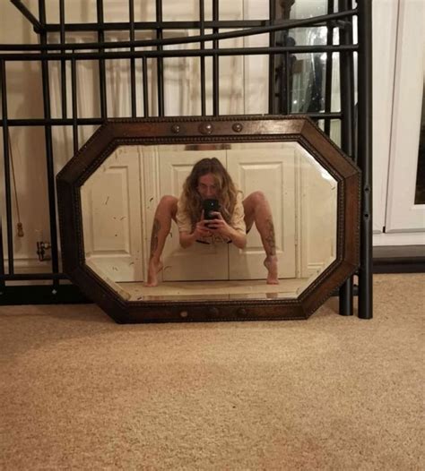 10 Times People Tried To Sell Mirrors And The Photos They Took Showed ...