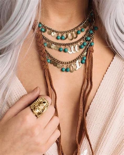 Zipper golden and green necklace for the bohemian lady! It needs a great deal of imagination to ...