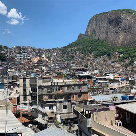 Favela Tour en Français - Rocinha est la plus grand du Brésil