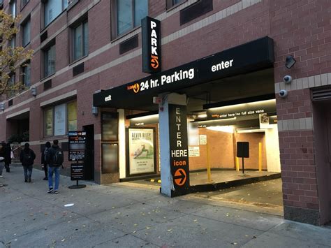 Icon Parking at 250 W. 50th Street - New York Parking