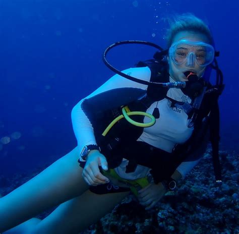 Pin by Johnny on Underwater Freedom in 2021 | Scuba girl wetsuit, Scuba girl, Scuba diver girls