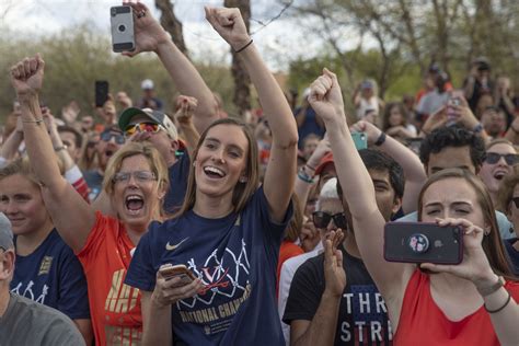 National Champs Receive Heroes’ Welcome From Sleepy-But-Ecstatic Fans ...