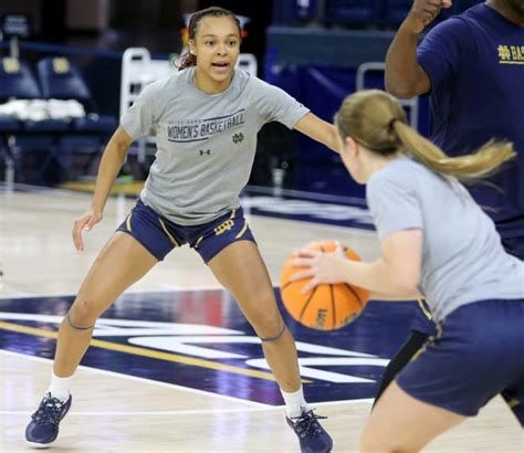 Freshman Hannah Hidalgo preparing to point the way for Notre Dame WBB ...