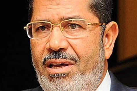 Egyptian leader makes bold bid for power