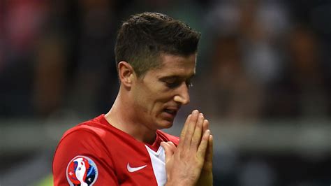 Robert Lewandowski Wallpapers Images Photos Pictures Backgrounds