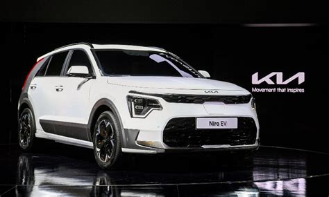 Kia unveils new Niro SUV as EV race heats up | Automotive News Europe