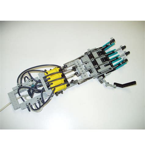 LEGO IDEAS - Robotics - Pneumatic Human Hand