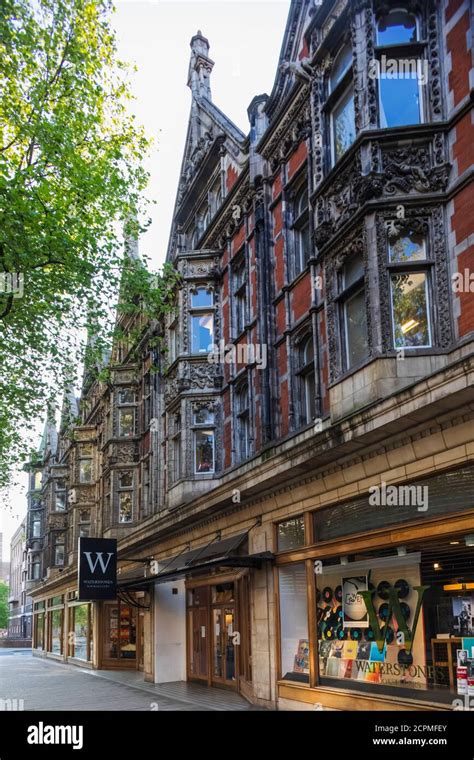 England, London, Westminster, Bloomsbury, Gower Street, Waterstones Bookstore Stock Photo - Alamy