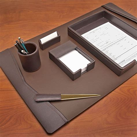 4 must have executive desk accessories for organizing – Designalls | Home office furniture desk ...