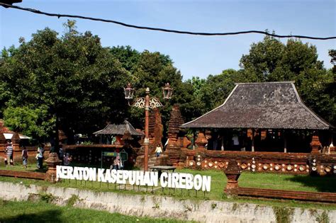 Keraton Kasepuhan, Cirebon | Things to do, Entry Fee, Timings | Holidify