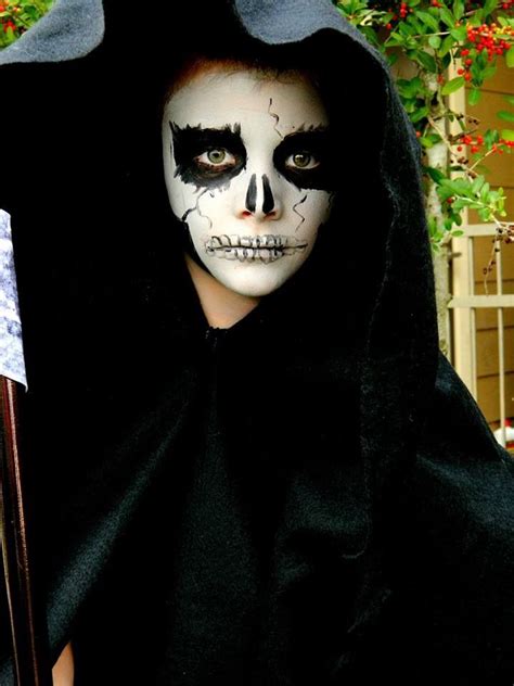 Skull make up Grimm reaper | Scary halloween costumes, Birthday halloween party, Zombie halloween