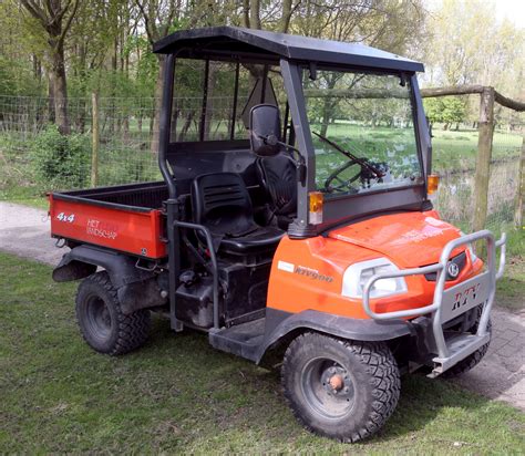 File:Kubota RTV 900 4 x 4 (1).jpg