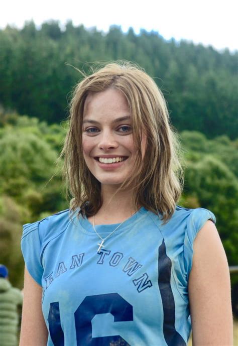 18 year old Margot Robbie (2008) - 9GAG