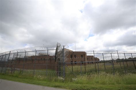 Erie County Correctional Facility inmate hangs himself – The Buffalo News