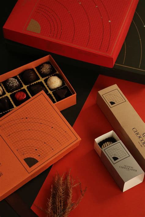 Christmas Chocolate Package Design on Behance | Chocolate packaging ...