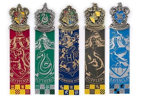 30 Magical Harry Potter Bookmarks That Every Fan Will Love | Harry potter crest, Harry potter ...