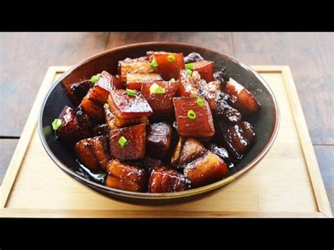 How to Make Chinese Braised Pork Belly in A Clay Pot 砂锅红烧肉 - YouTube