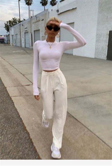 All white outfit and sunglasses | Fashion, Instagram outfits, Instagram fashion