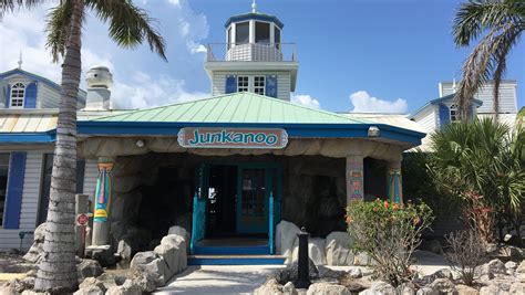 Fort Myers Beach restaurants: The waterfront Junkanoo keeps on