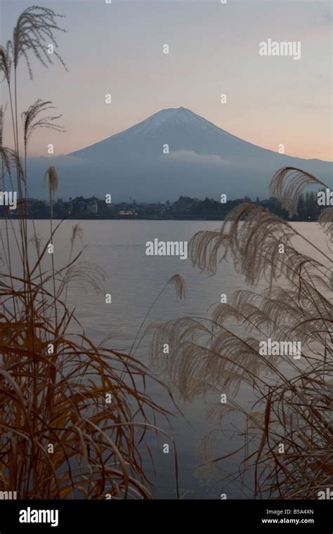 Lake Kawaguchi, Mount Fuji, Japan Stock Photo - Alamy