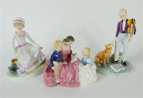 3 DOULTON FIGURINES | FIGURINES: DOULTON, LLADRO, HEREND, ETC. | Online Auction | Gardner Galleries