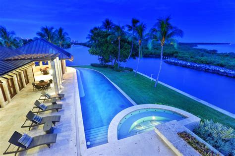 Stunning Luxury Real Estate in Key Biscayne, FL