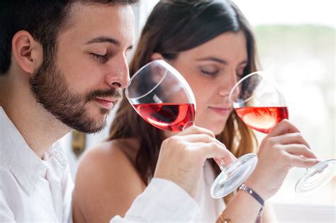 The Do's and Don'ts of Proper Wine Tasting Etiquette | Estilo Tendances