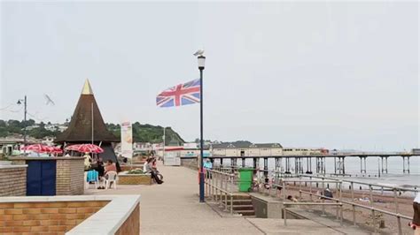 Teignmouth sea front, Devon - YouTube