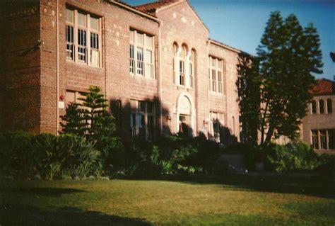 John Burroughs Middle School | Holga 135 Fujicolor Superia 4… | Flickr