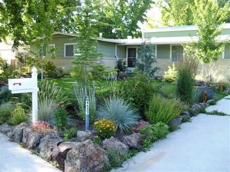 Landscaping Ideas For Front Yard Colorado | Xeriscape front yard, Xeriscape landscaping, Water ...