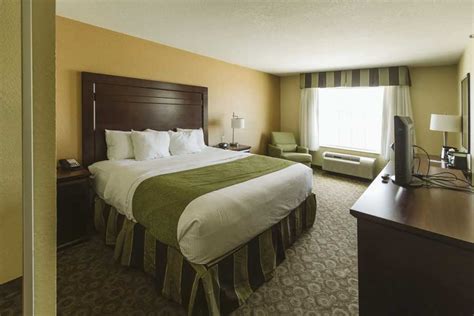 Rooms | Highland Suites | Hotel | Minot, ND