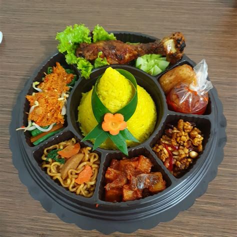 5 Tips Membuat Nasi Kotak Tumpeng Mini Terlihat Mewah - Claseycakery.com