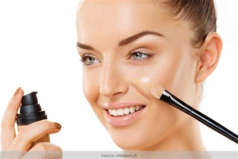 Have Oily Skin? Here's How To Ensure Your Party Makeup Lasts Longer