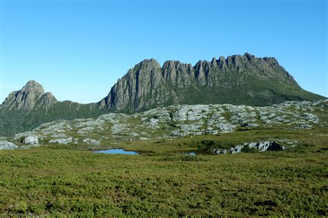 Top Tips for the Cradle Mountain Hike: Tasmania's Most Famous Day Walk | Claire's Footsteps