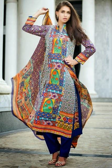 Long frocks | Pakistani Dresses | Mehndi Designs