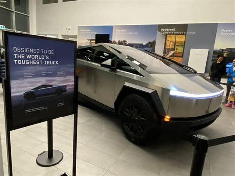 Tesla Cybertruck displays coming soon to Toronto and Montreal [Update ...