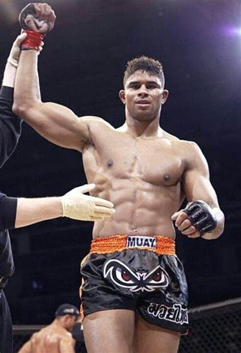 Alistair Overeem at the Time of Pride. | Esportes, Masculino