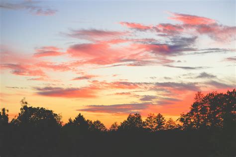 Beautiful sunset sky · Free Stock Photo