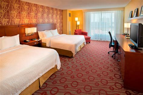 Courtyard Marriott Niagara Falls | Niagara Falls Packages | Familienurlaub in Niagara Falls