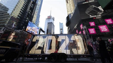 How to watch 2023 New Year's Eve ball drop live online for free and ...