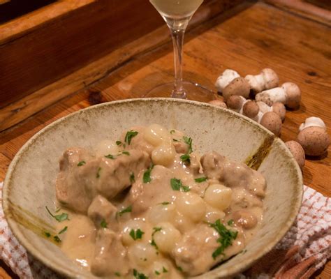 Blanquette de veau / Creamy veal stew | Veal stew, Veal recipes, Stew recipes