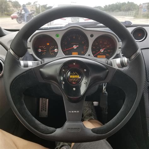 New steering wheel with a quick release : r/350z