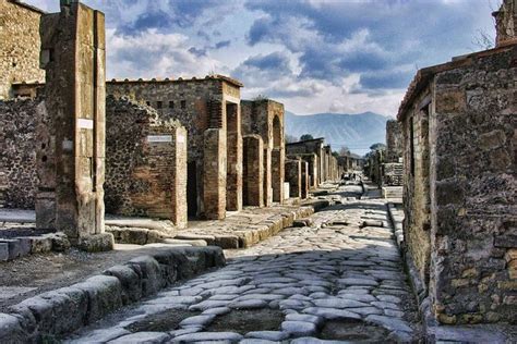 Pompeii Ruins Private Tour with Winery Visit and Wine Tasting 2024