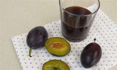 How to Make Prune Juice for Constipation - Bite N Sip