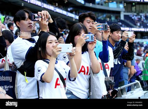 Tottenham hotspur fans take photos hi-res stock photography and images - Alamy