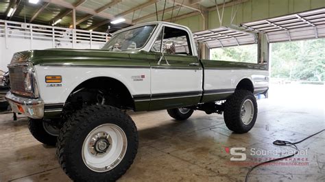 Custom Stereo for Classic Chevrolet C20 Pickup from Ocala