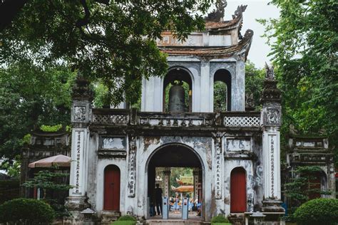 temple literature vietnam 25407105 Stock Photo at Vecteezy