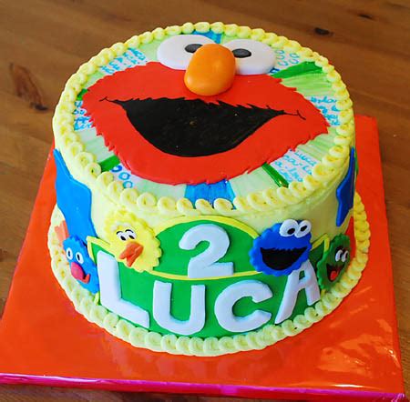 Elmo Birthday Cake - Clumsy Crafter