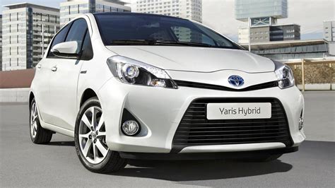 New 2013 Toyota Yaris Hybrid specs and prices announced (DE)